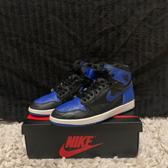 Jordan 1 Royal - Picture 2 of 3